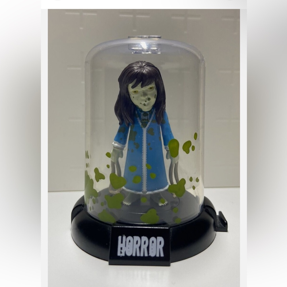 Domez The Exorcist Regan Puke Chase figure - Best Of Horror
